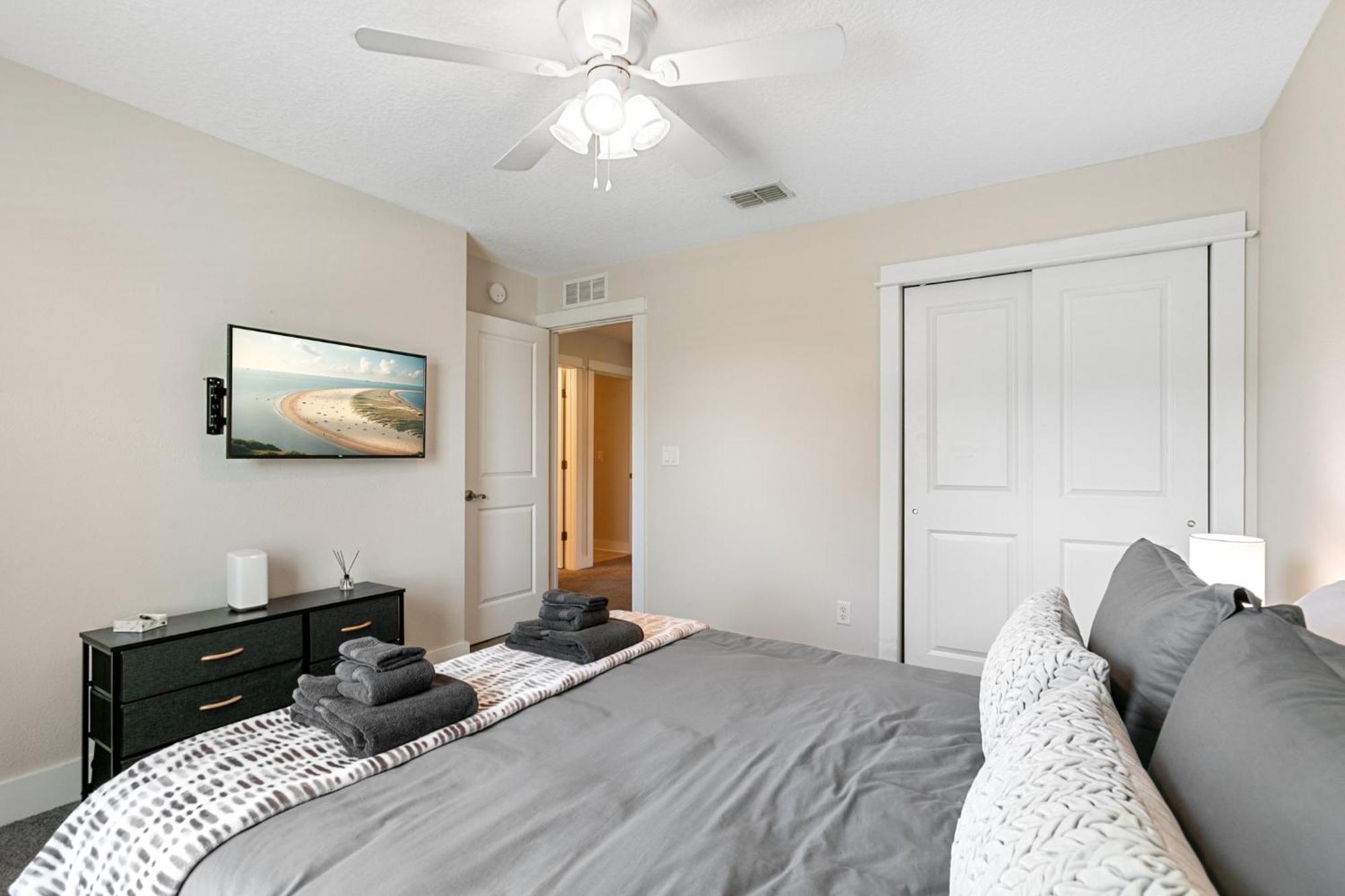 فيلا 3 Minutes To Beach, 9 Minutes To Mayo Clinic, King Bed, Sleeps 8 شاطئ جاكسونفيل المظهر الخارجي الصورة