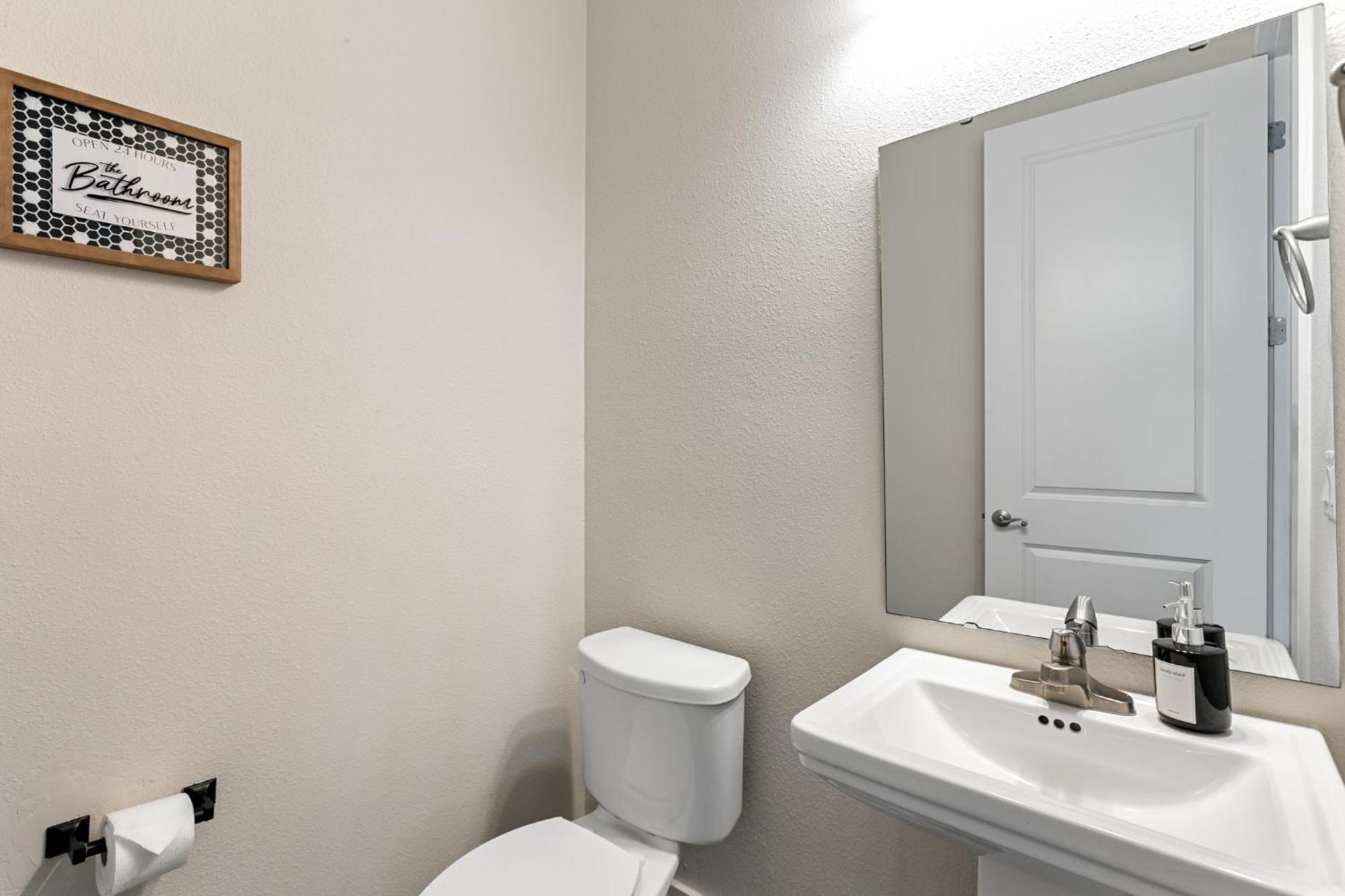 فيلا 3 Minutes To Beach, 9 Minutes To Mayo Clinic, King Bed, Sleeps 8 شاطئ جاكسونفيل المظهر الخارجي الصورة
